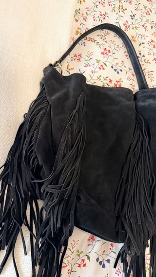Bolso Zara flecos negro