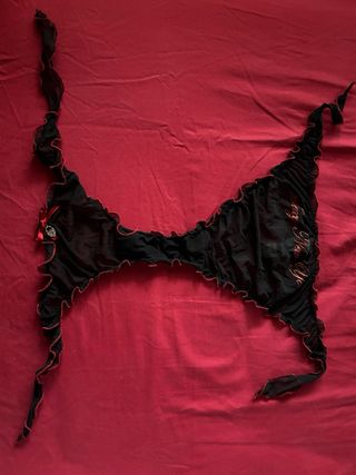 Mutandine sexy nere con rouches rosse