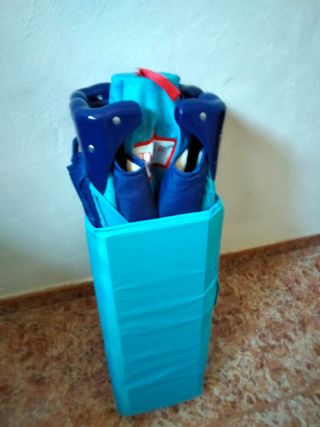 Cuna plegable azul para viajes