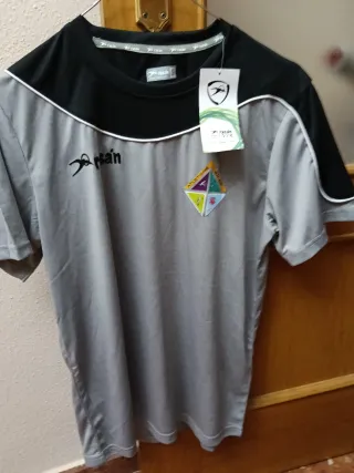 Camiseta deportiva gris y negra sin estrenar, S
