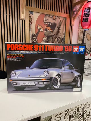Maqueta Tamiya Porsche 911 Turbo '88 1:24