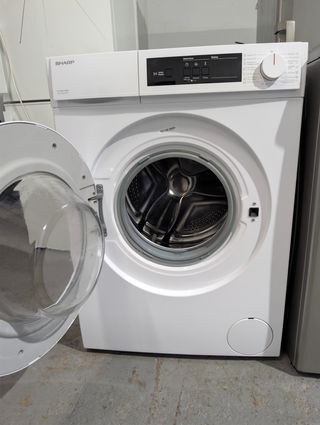 Lavadora Sharp con garantía, revisada por técnico.