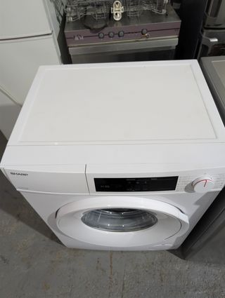 Lavadora Sharp con garantía, revisada por técnico.