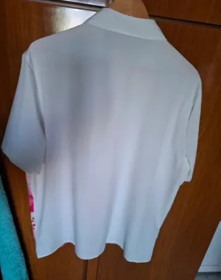 Camicia stampa fiore rosa e bianca