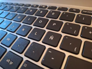 Portátil Acer Aspire 3《2027》POTENTE •1TB•16GB•IPS