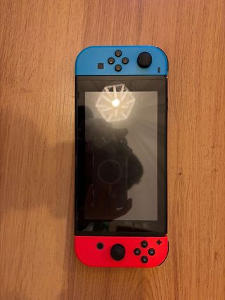 Nintendo Switch + Mario Kart 8 Deluxe