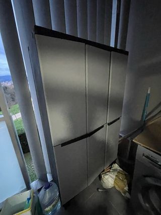 Mueble Escobero resina