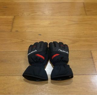 Pack esquí niño: pantalón, chaqueta, guantes, casc