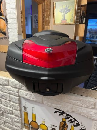 Maleta de moto Yamaha en perfecto estado no usada