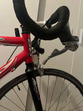 Bicicleta Carretera BH Roja y Blanca