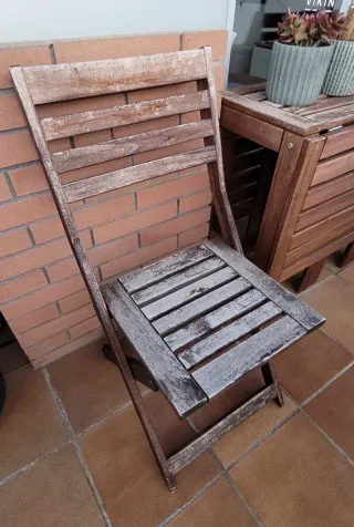 Conjunto mesa (70×40×73) y 2 sillas madera teka