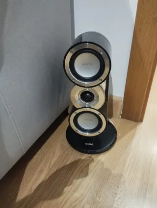 Home cinema Vieta con subwoofer mas altavoces.