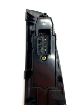 MANDO ELEVALUNAS TRASERO DERECHO HYUNDAI IX35 (2)