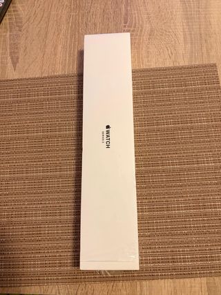 iPhone SE 2020 y Apple Watch S3