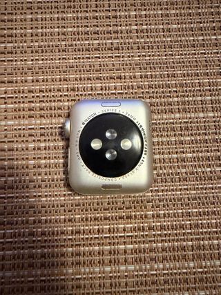 iPhone SE 2020 y Apple Watch S3