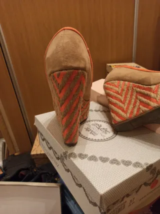 Cuñas Altísimas Beige y Naranja Talla 37
