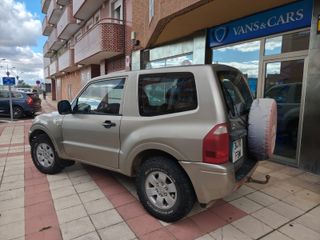 Mitsubishi Montero 2006