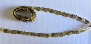 Encaje de concha oro