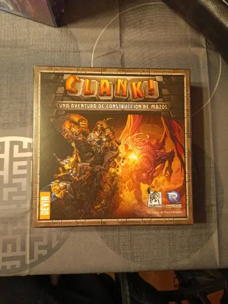 Clank! Una Aventura de Construcción de Mazos