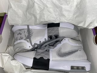 Zapatillas LeBron Witness 8 Talla 42-43 Gris