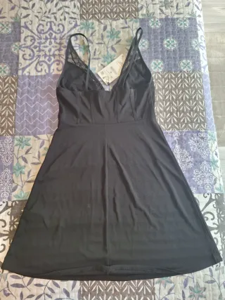 Vestido negro con encaje