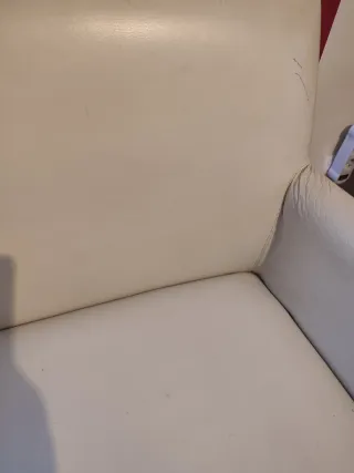 Sillas comedor con reposabrazos de piel beige