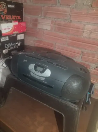 Reproductor CD y Radio Casete Saba