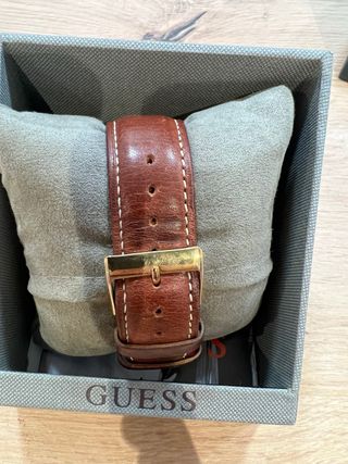 Reloj Guess Dorado y Marrón