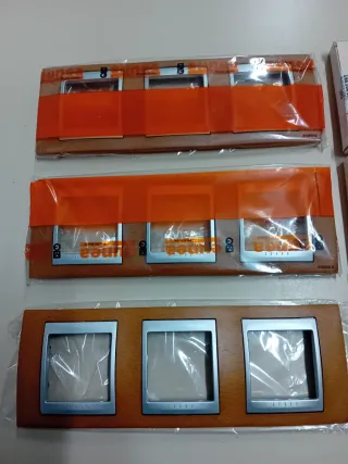 Marcos madera 3 elementos Schneider Electric Única