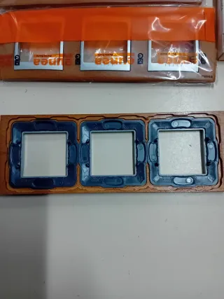 Marcos madera 3 elementos Schneider Electric Única