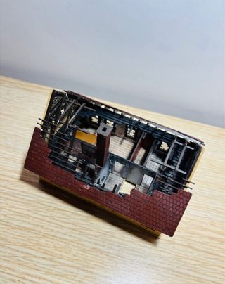 Casa quemada miniatura 2º piso