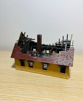 Casa quemada miniatura 2º piso