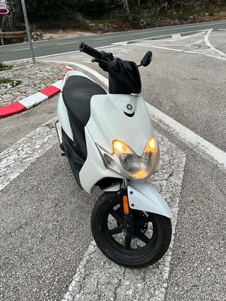 Yamaha Jog R Scooter