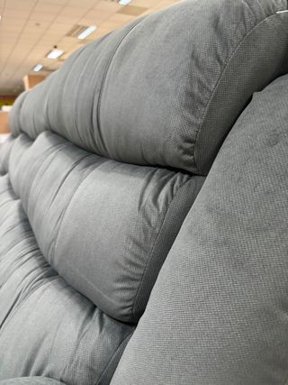 Sofá reclinable gris tela