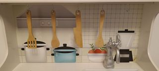 Cocina infantil de madera blanca