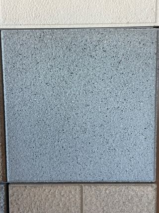 Baldosas terrazo granallado gris