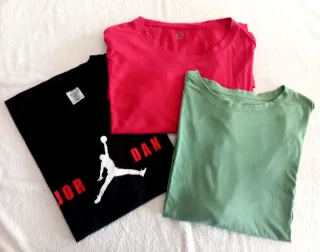 CONJUNTO DE 3 CAMISETAS DE MANGA CORTA DE HOMBRE.
