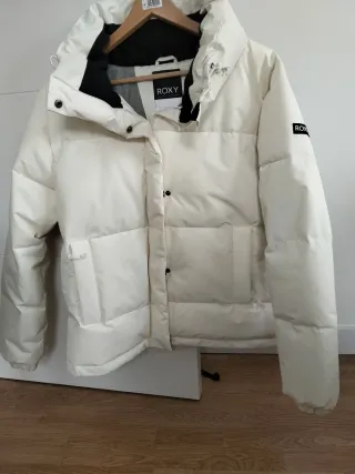 Roxy plumífero blanco nuevo