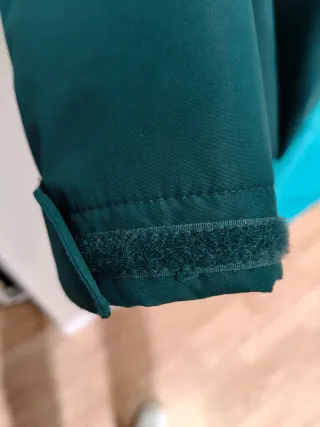 Abrigo Craghoppers verde y turquesa