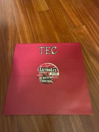 Lectrolux / The House is Surrounded