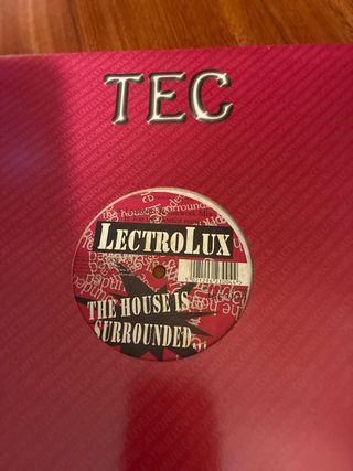 Lectrolux / The House is Surrounded
