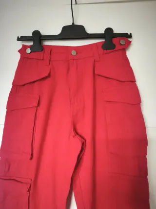 Pantalón Cargo Rojo, Talla XS