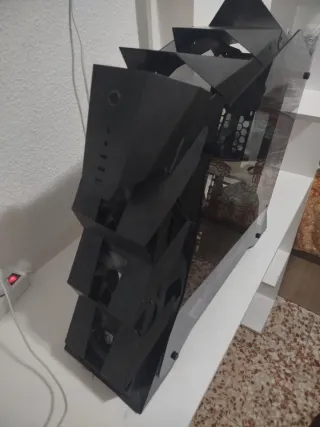 Caja de PC Negra marca nitro pc