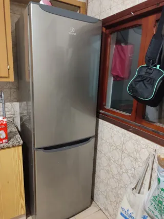 Nevera Indesit