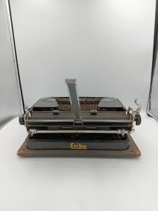 ANTIGUA MAQUINA DE ESCRIBIR  ERIKA MODELO 5