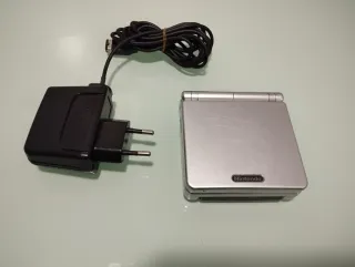 Consola Game Boy Advance SP Plata