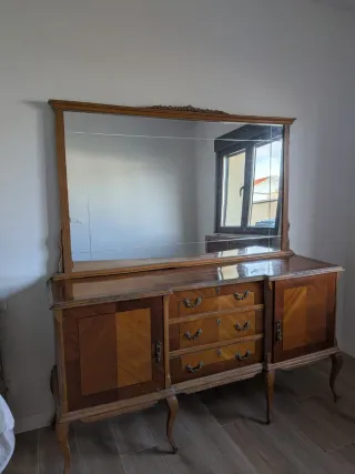 Aparador de salón madera con espejo