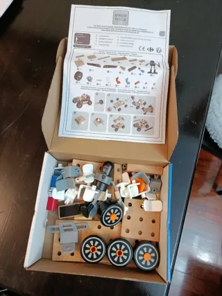 Coche de policía de madera para montar