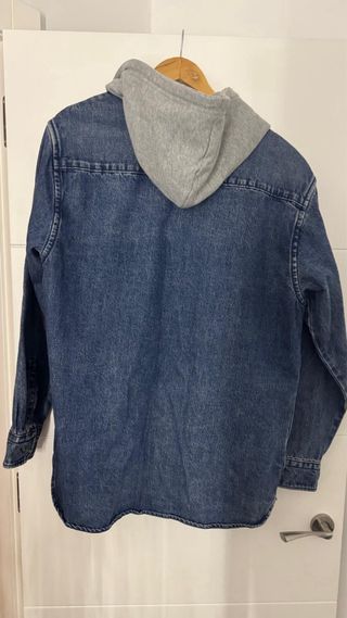 Cazadora tejana con capucha Levi's, overside