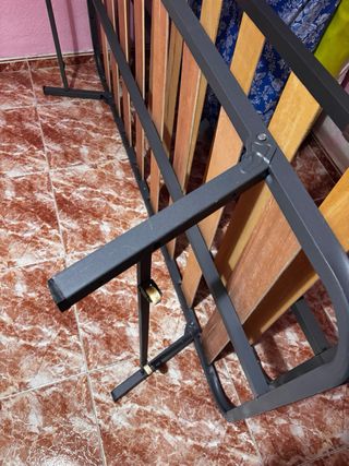 2 Somieres de madera y metal